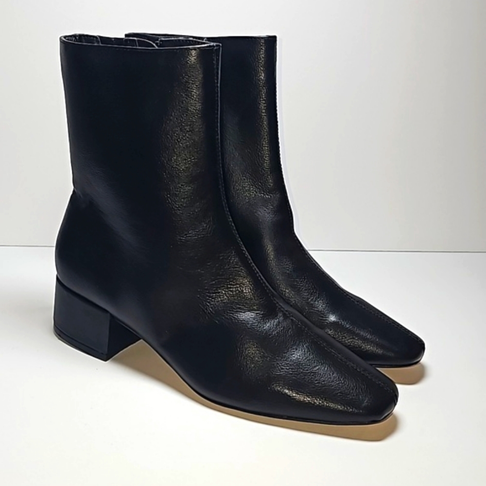 LOFT Seamed Ankle Booties Black Faux Leather Block Heel Boots Side Zip Size 9